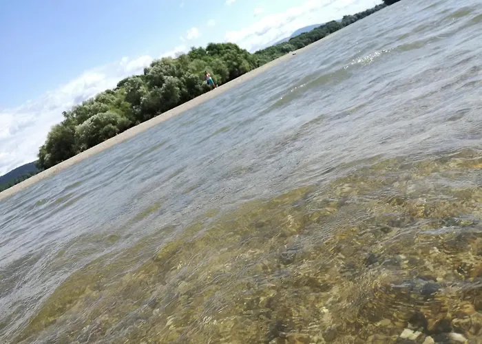 Kisoroszi Szigetcsucs Lakokocsi-Vissza A Termeszetbe A Duna Parton