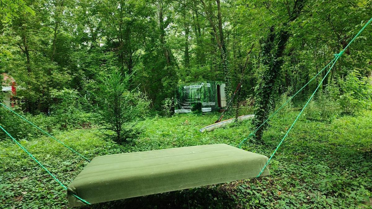 Szigetcsucs Lakokocsi-vissza A Termeszetbe A Duna Parton Campsite *